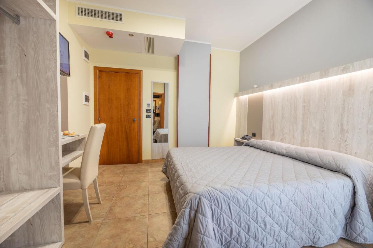 Hotel Salento Mirfran Torre San Giovanni Ugento Exterior photo