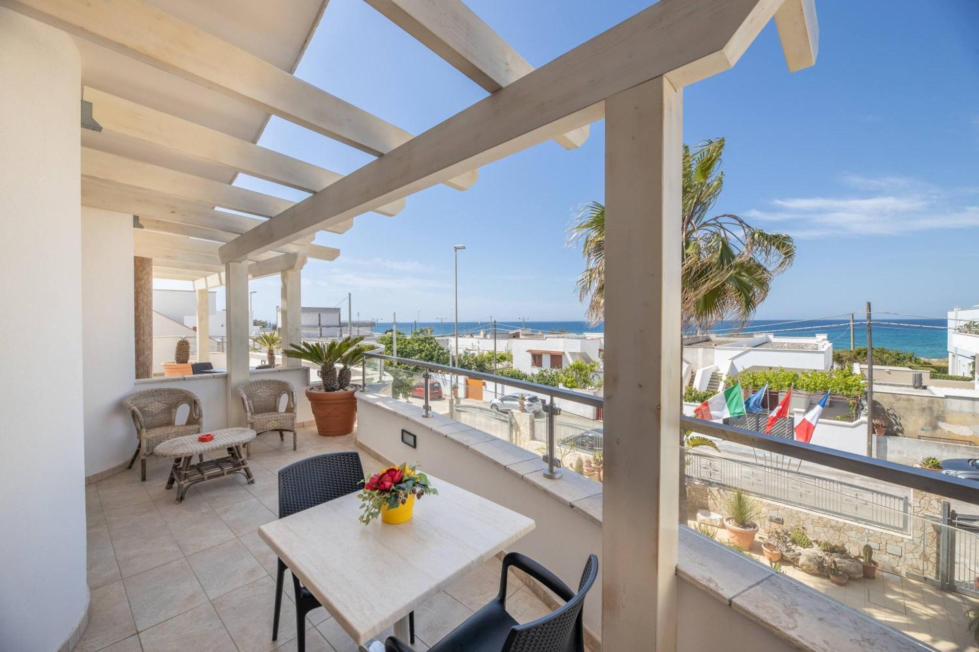 Hotel Salento Mirfran Torre San Giovanni Ugento Exterior photo